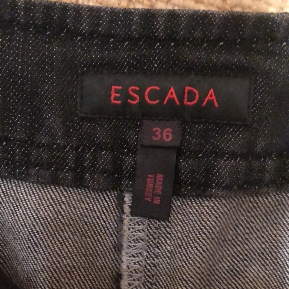 Escada black denim cuffed shorts 36
